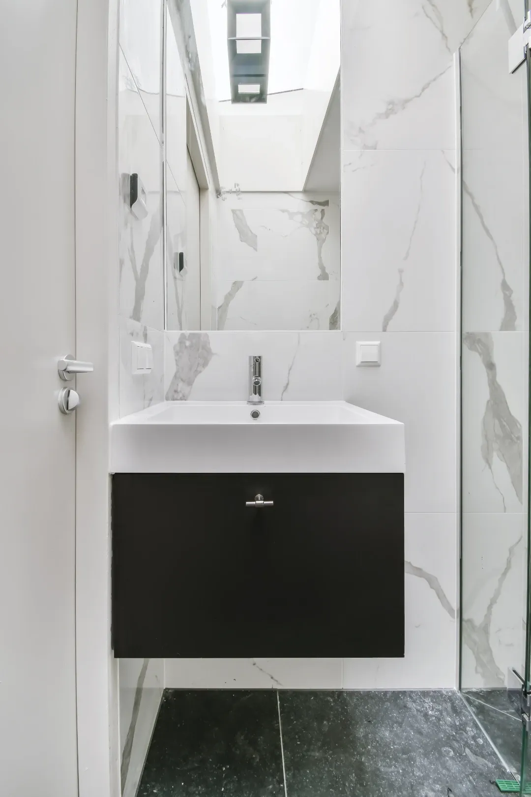 Vanity Units Image 6